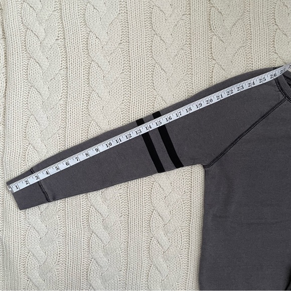 American Eagle Jegging Fit Crewneck Sweatshirt - Picture 3 of 7